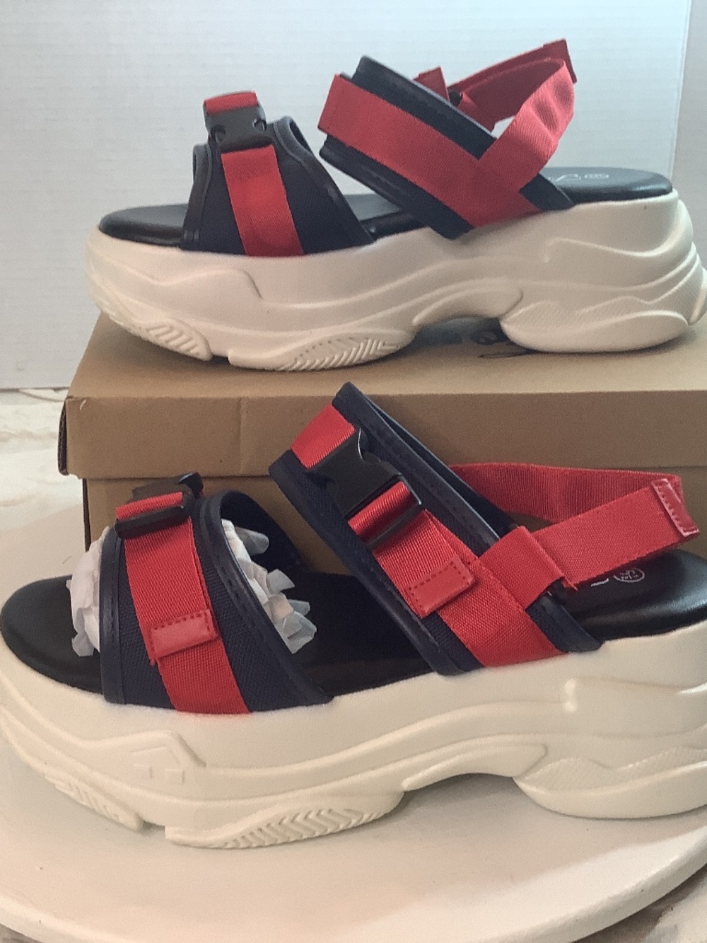 NWT Forever  red blue chunky platform sandal sz. 5.5
